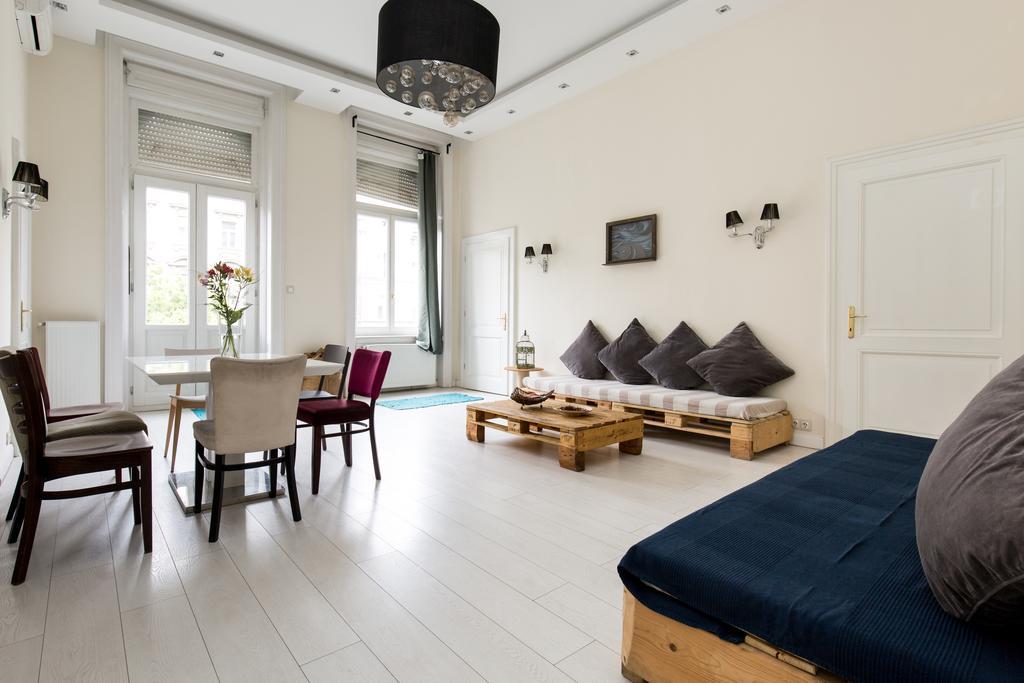Jozsef63 Apartment Budapest Esterno foto