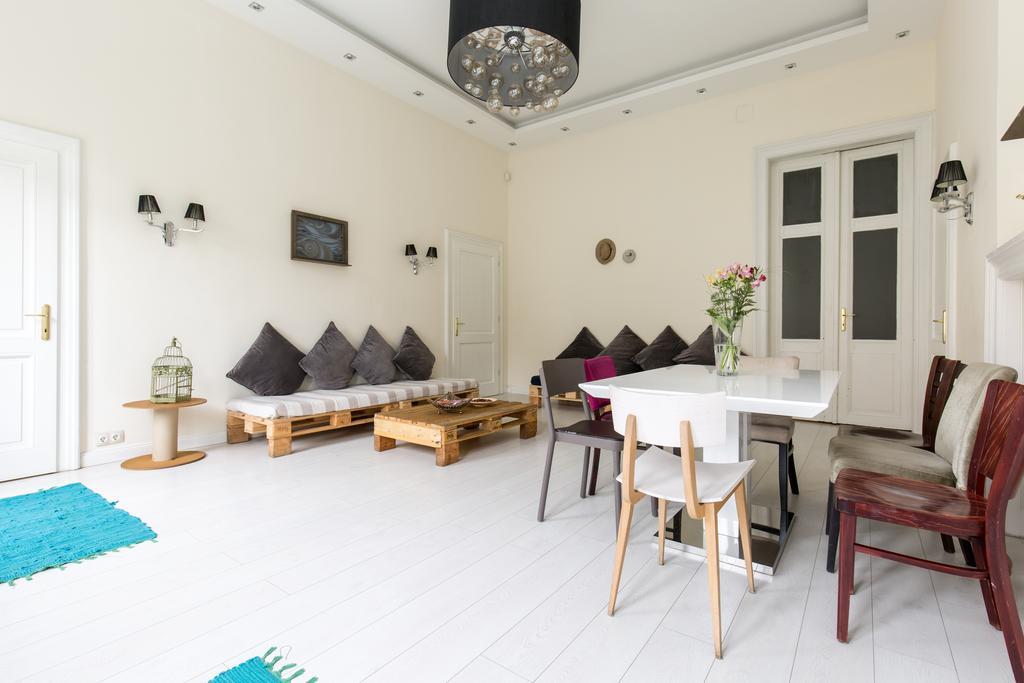 Jozsef63 Apartment Budapest Esterno foto