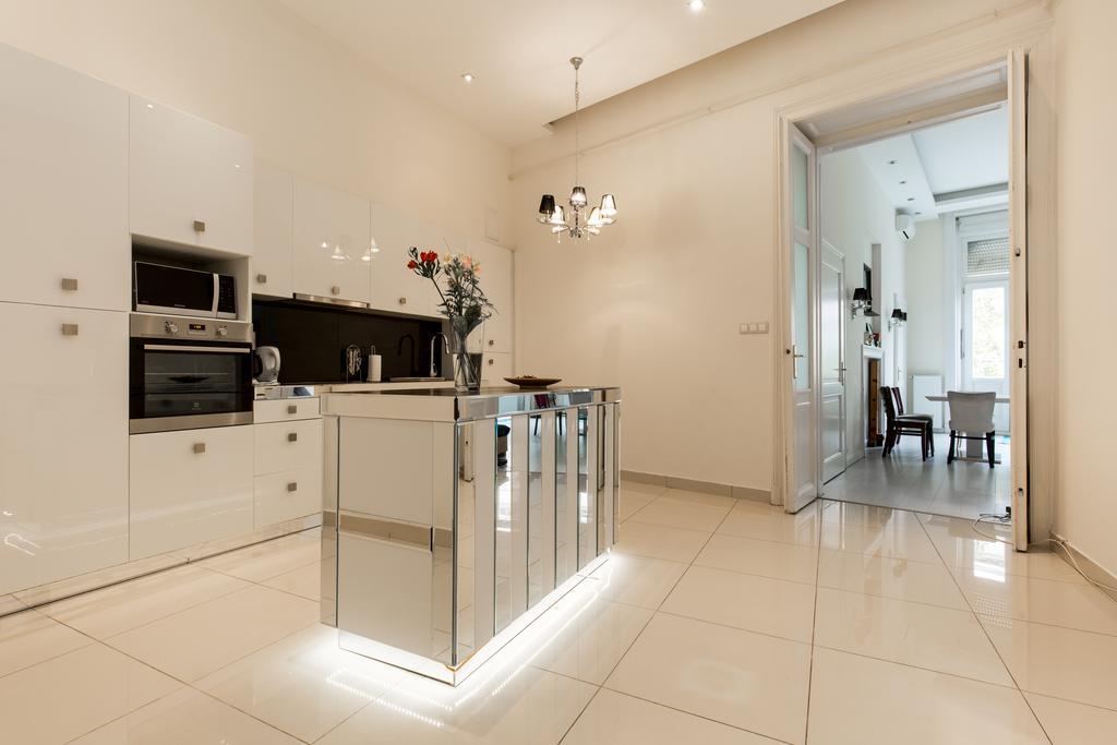 Jozsef63 Apartment Budapest Esterno foto