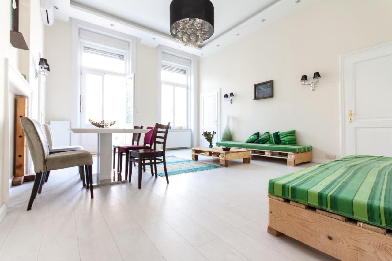 Jozsef63 Apartment Budapest Esterno foto